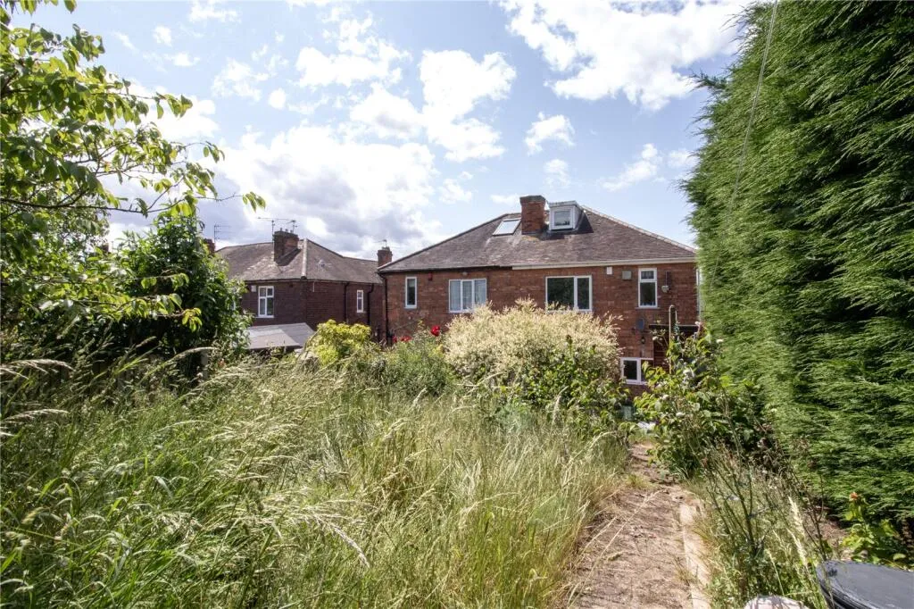 4 bed Semi-Detached
