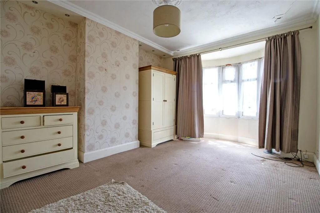 4 bed Semi-Detached