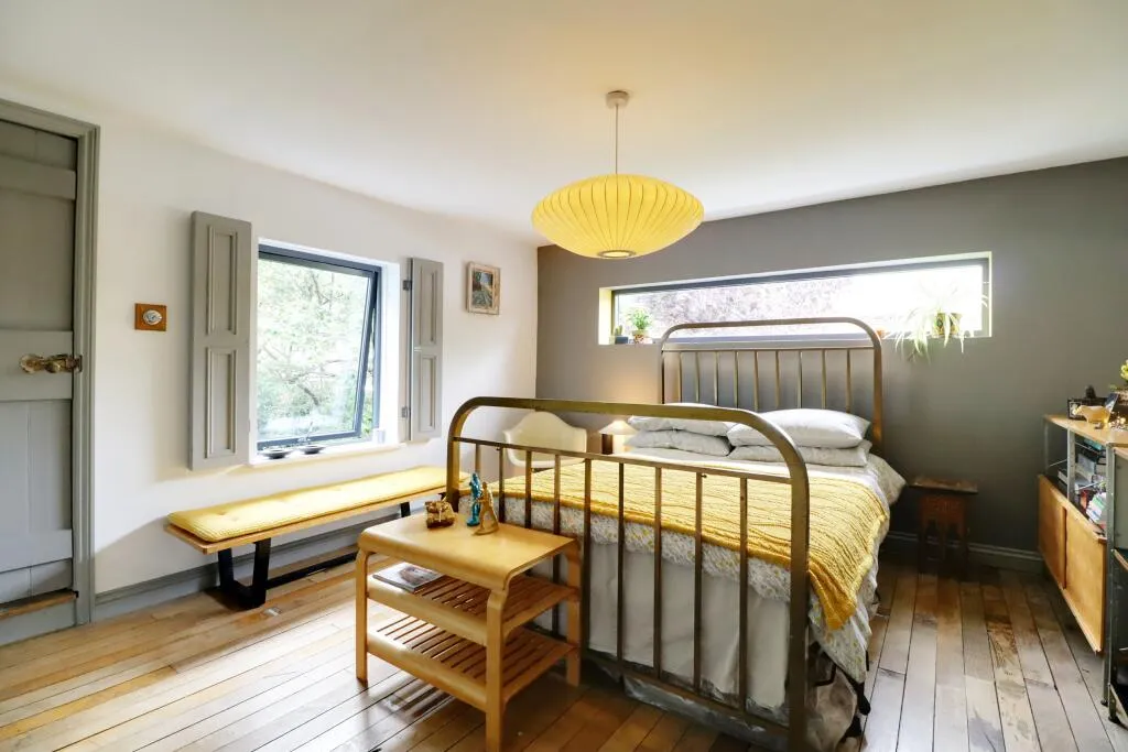 4 bed Link Detached House