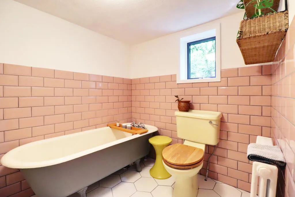 4 bed Link Detached House