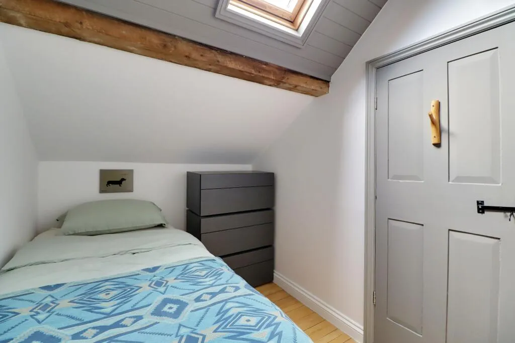 4 bed Link Detached House