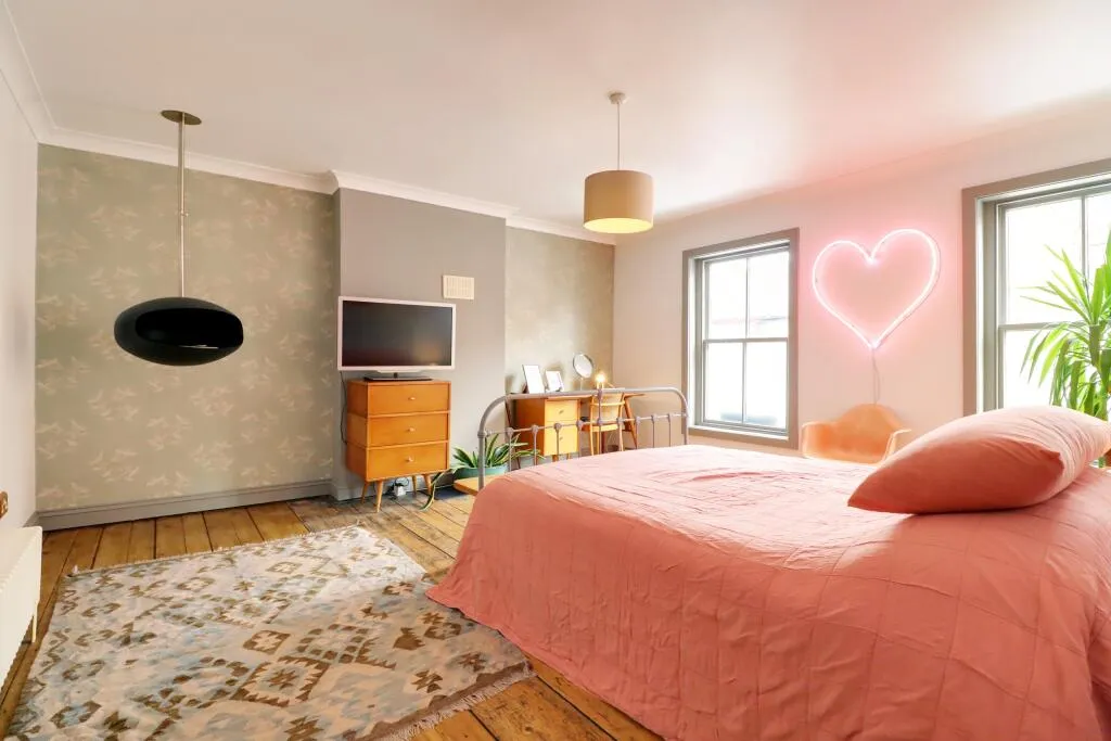 4 bed Link Detached House