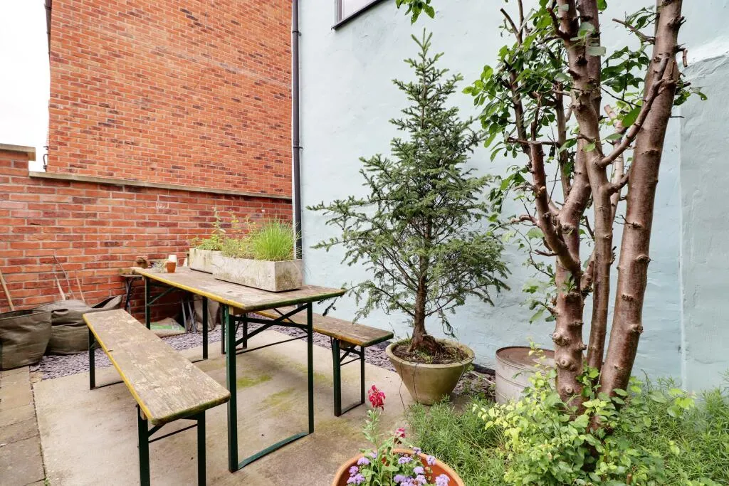4 bed Link Detached House