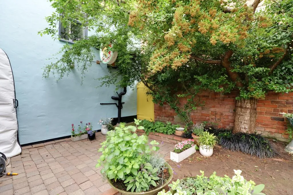 4 bed Link Detached House