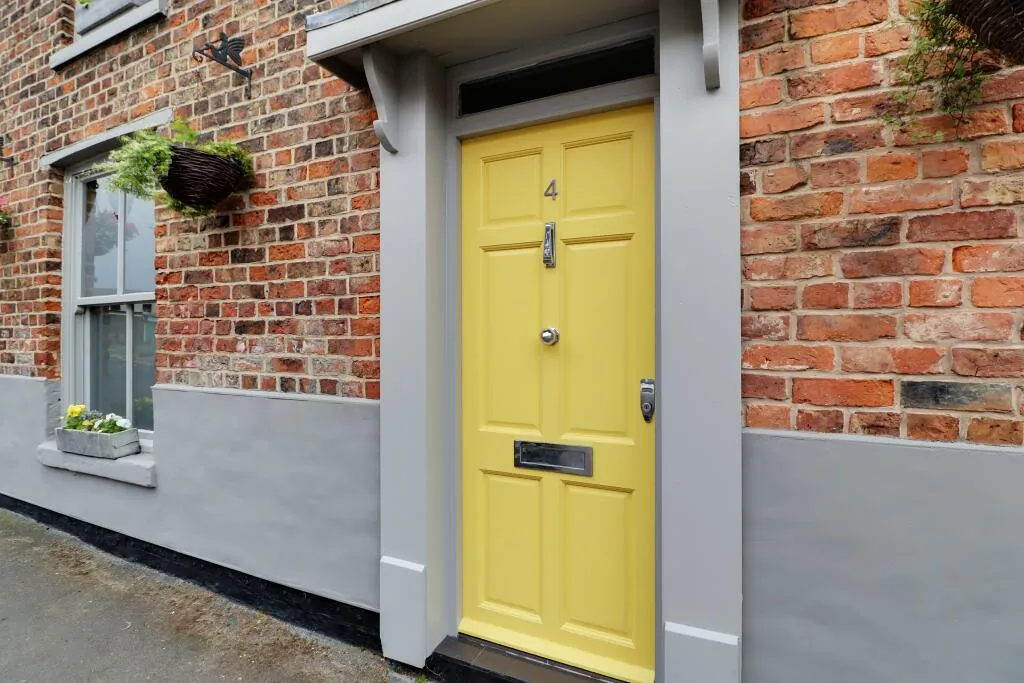 4 bed Link Detached House