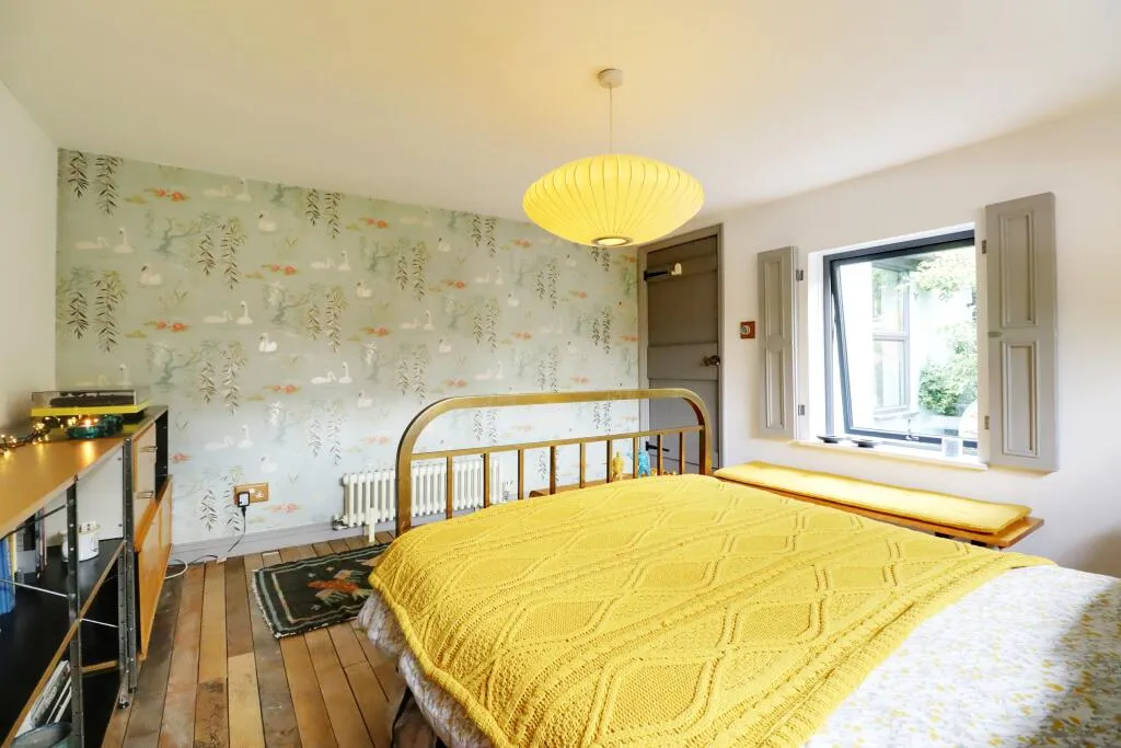 4 bed Link Detached House