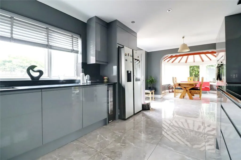 4 bed Detached