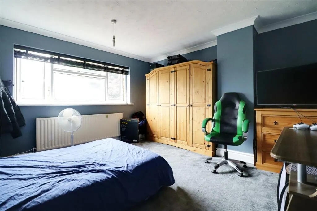 4 bed Detached