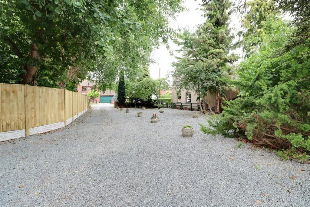 4 bed Detached
