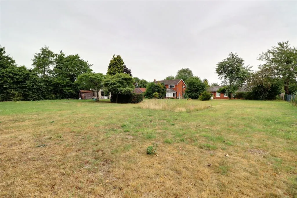4 bed Detached