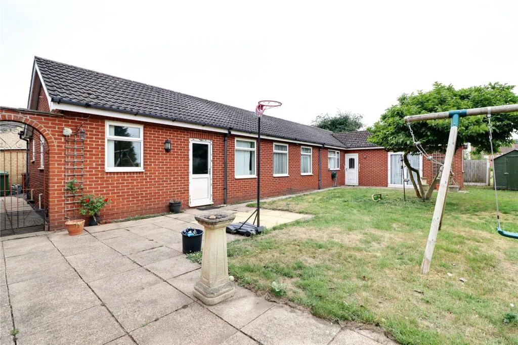 4 bed Detached