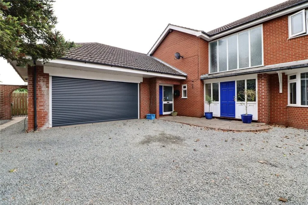4 bed Detached