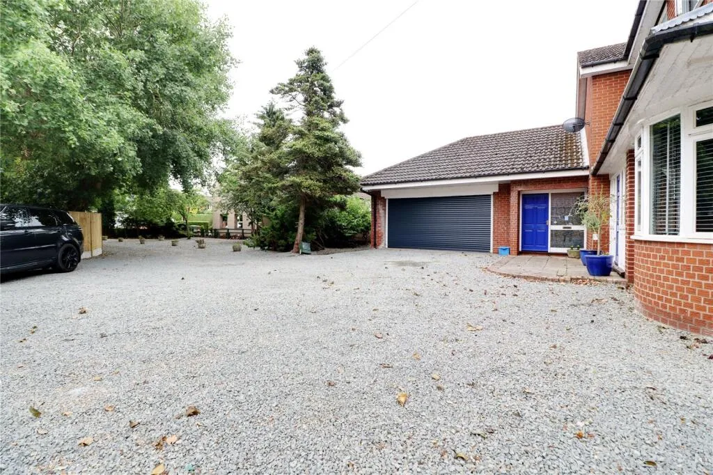 4 bed Detached