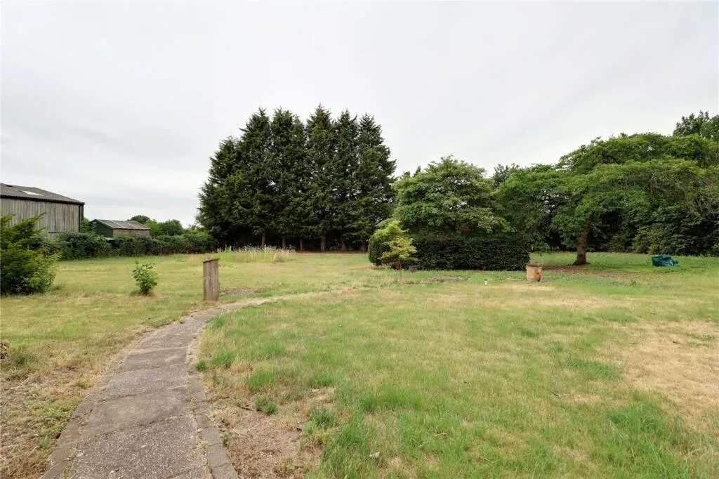 4 bed Detached