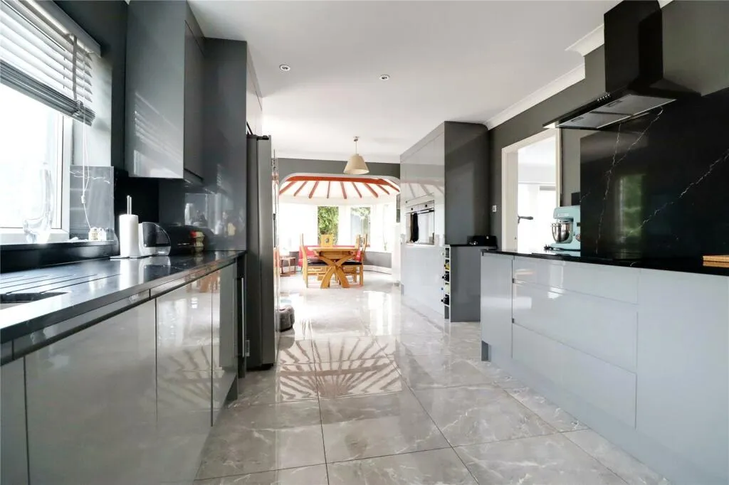 4 bed Detached
