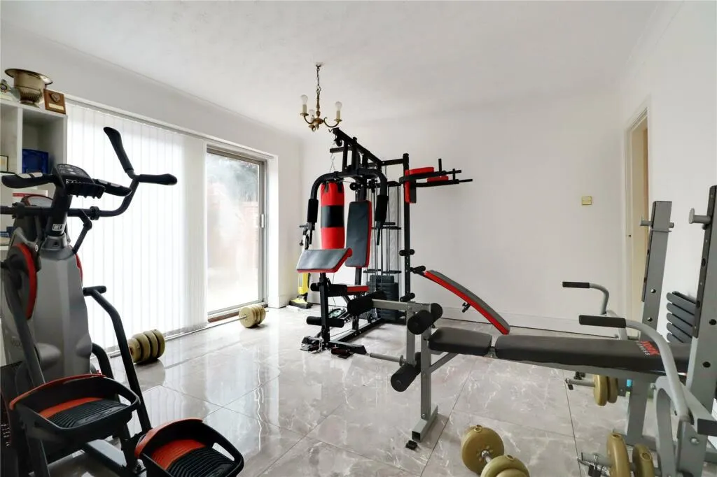 4 bed Detached