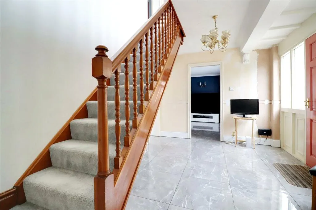 4 bed Detached