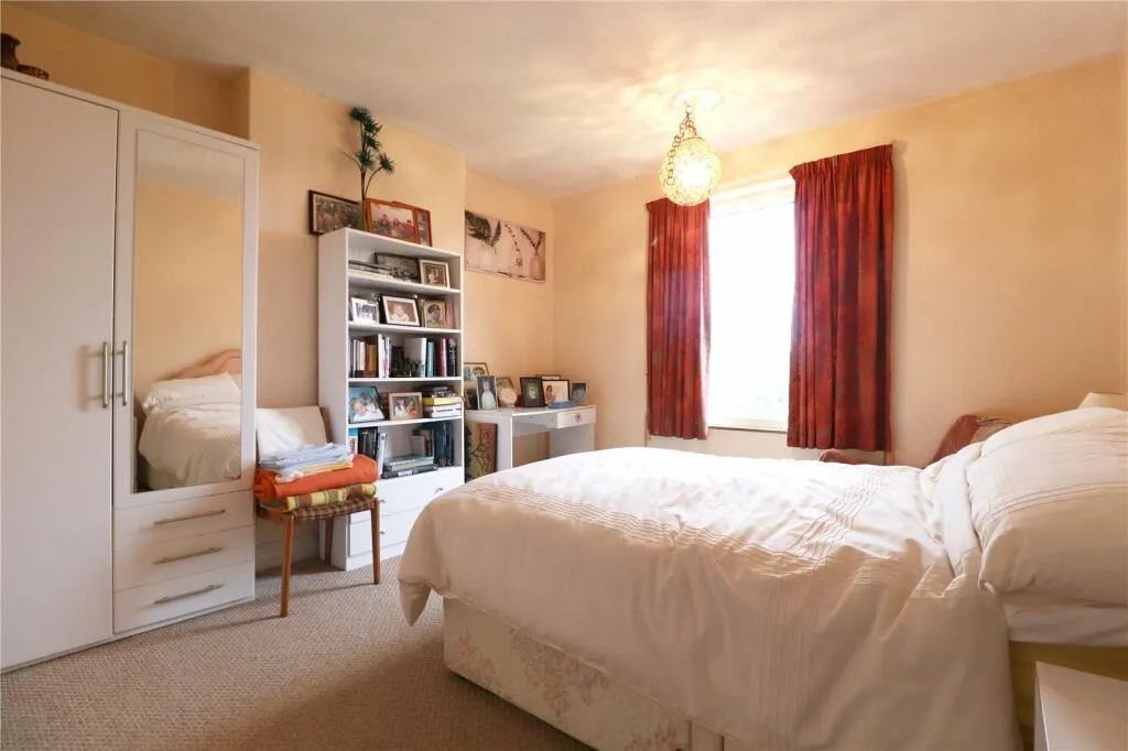 4 bed Detached