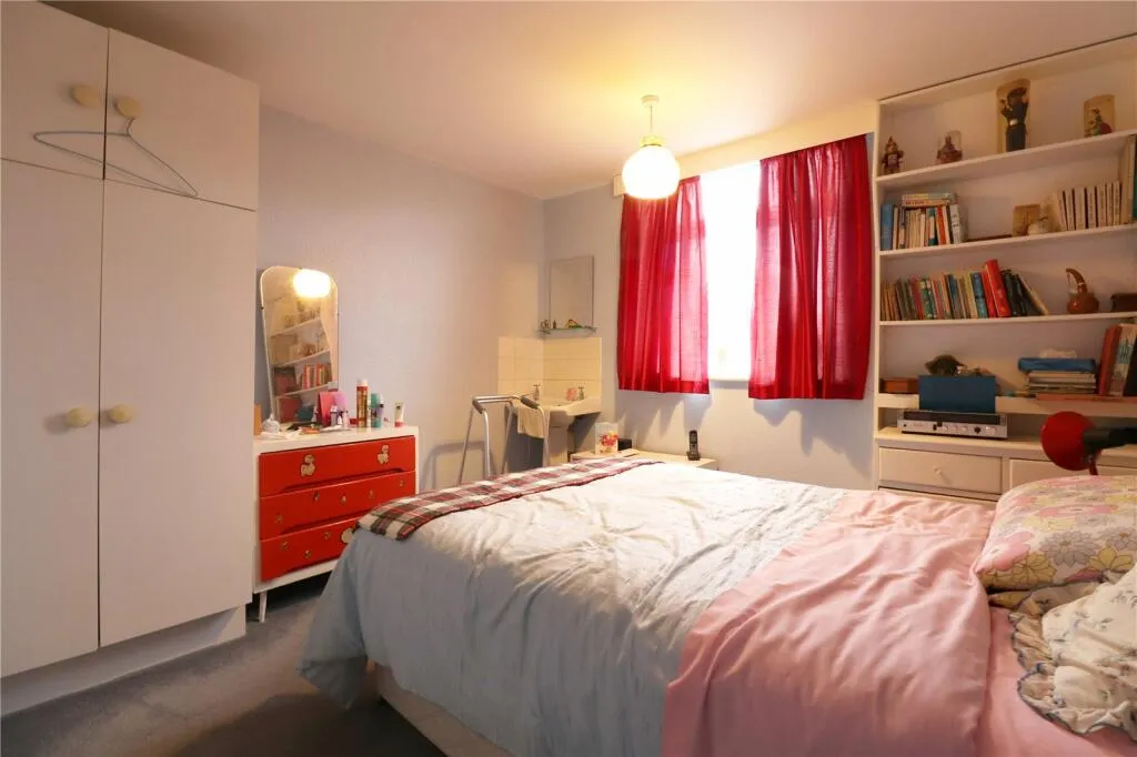 4 bed Detached