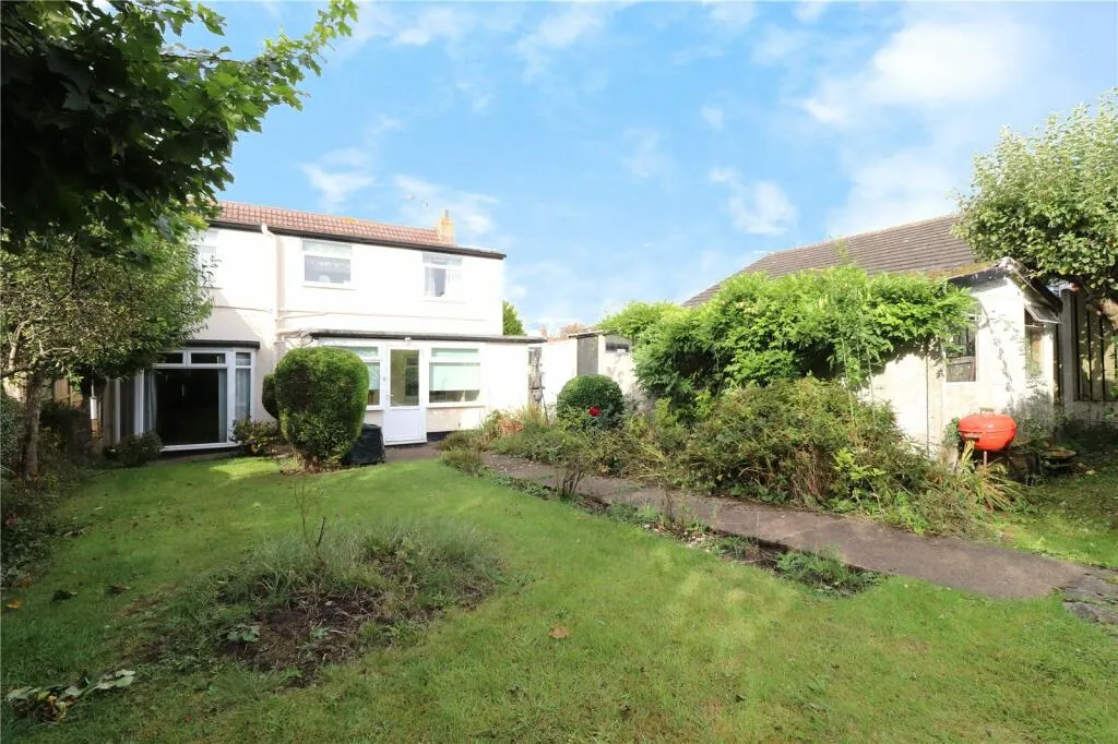 4 bed Detached