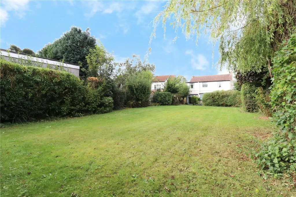 4 bed Detached