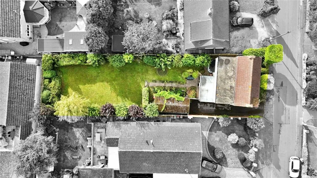 4 bed Detached