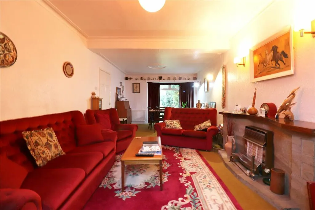 4 bed Detached