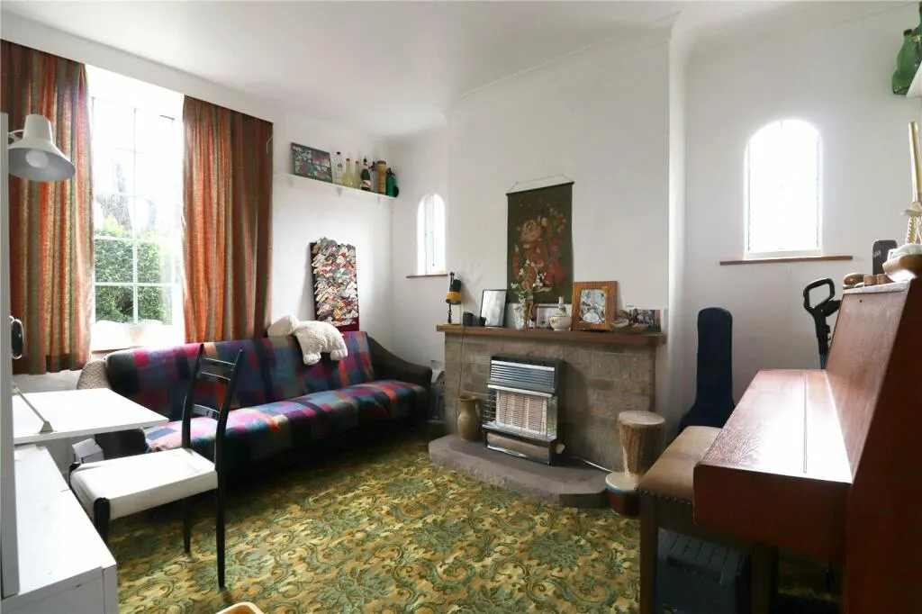 4 bed Detached