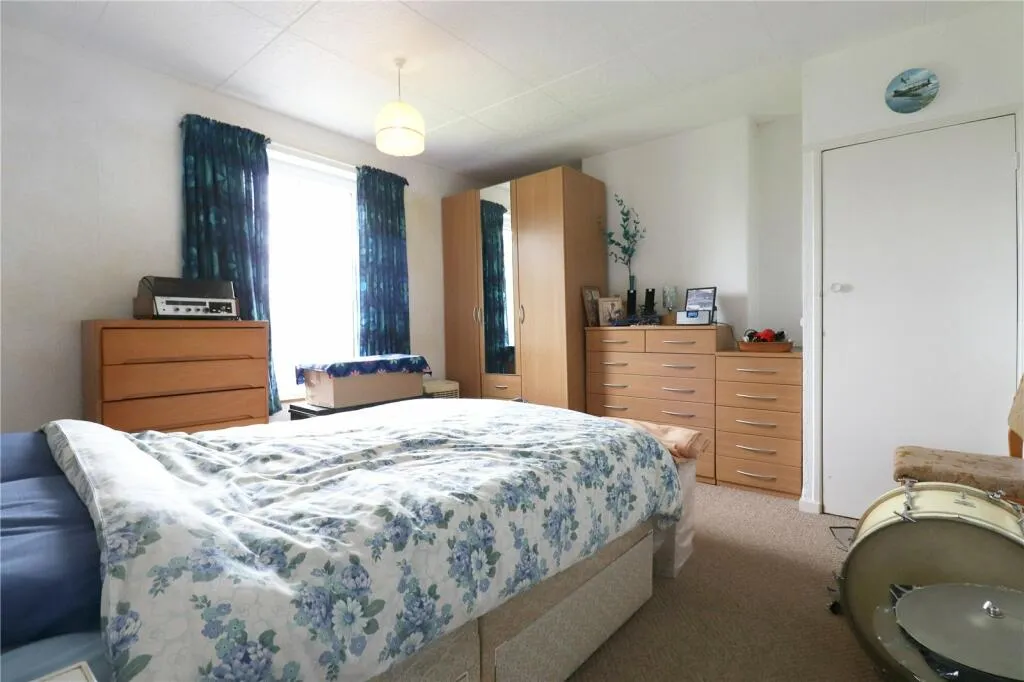 4 bed Detached