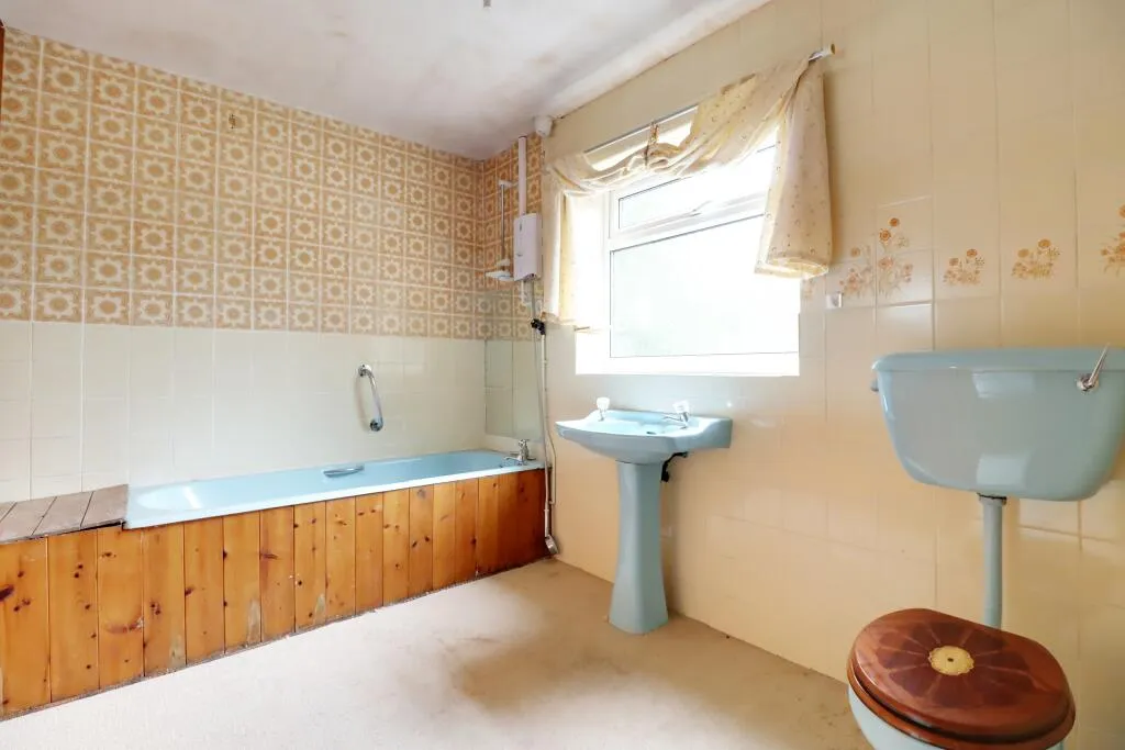 2 bed Detached Bungalow