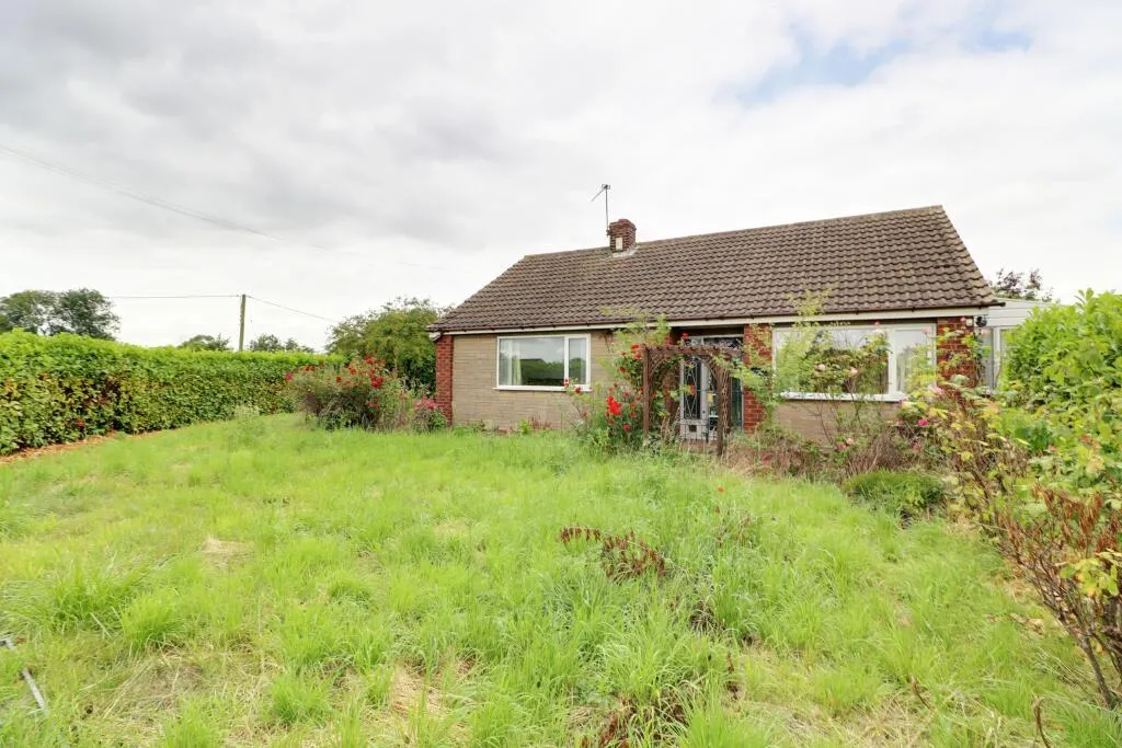 2 bed Detached Bungalow