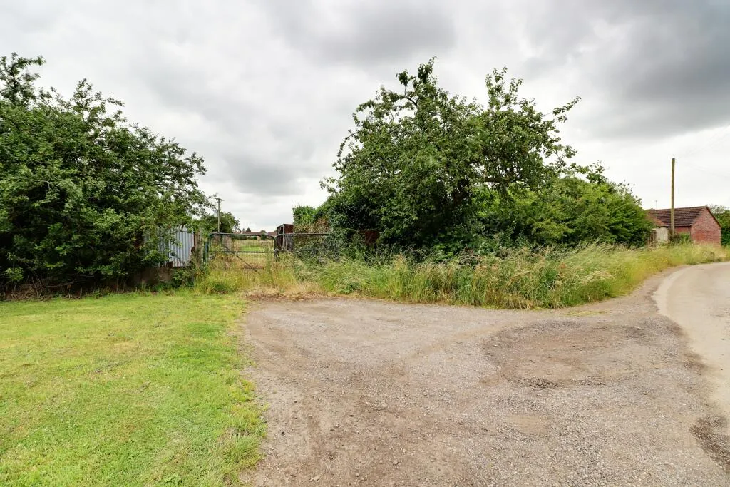 2 bed Detached Bungalow