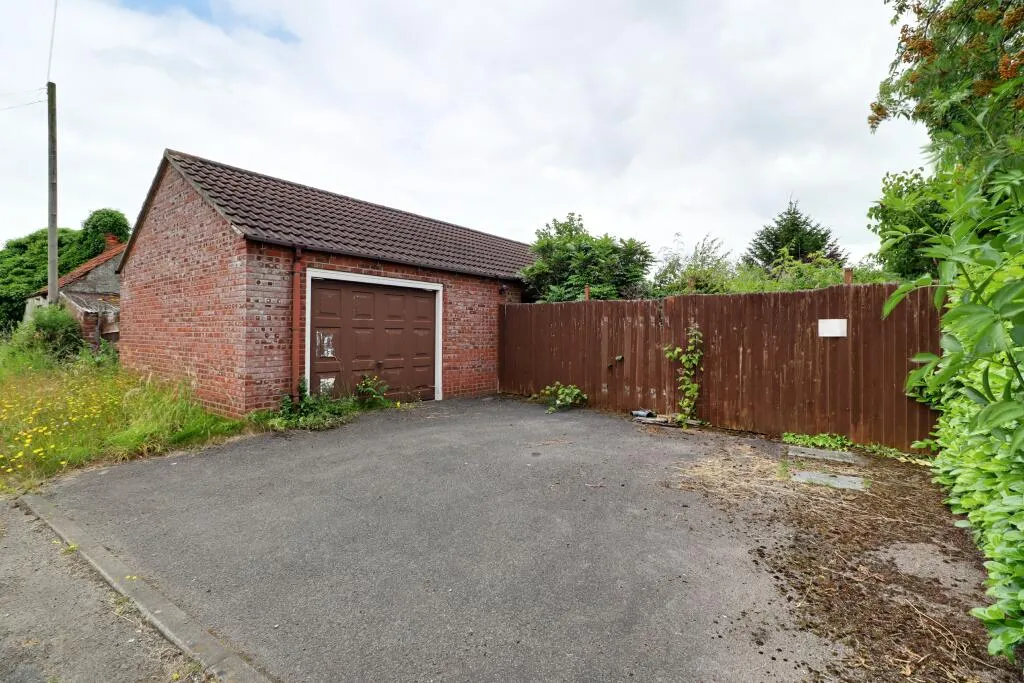 2 bed Detached Bungalow