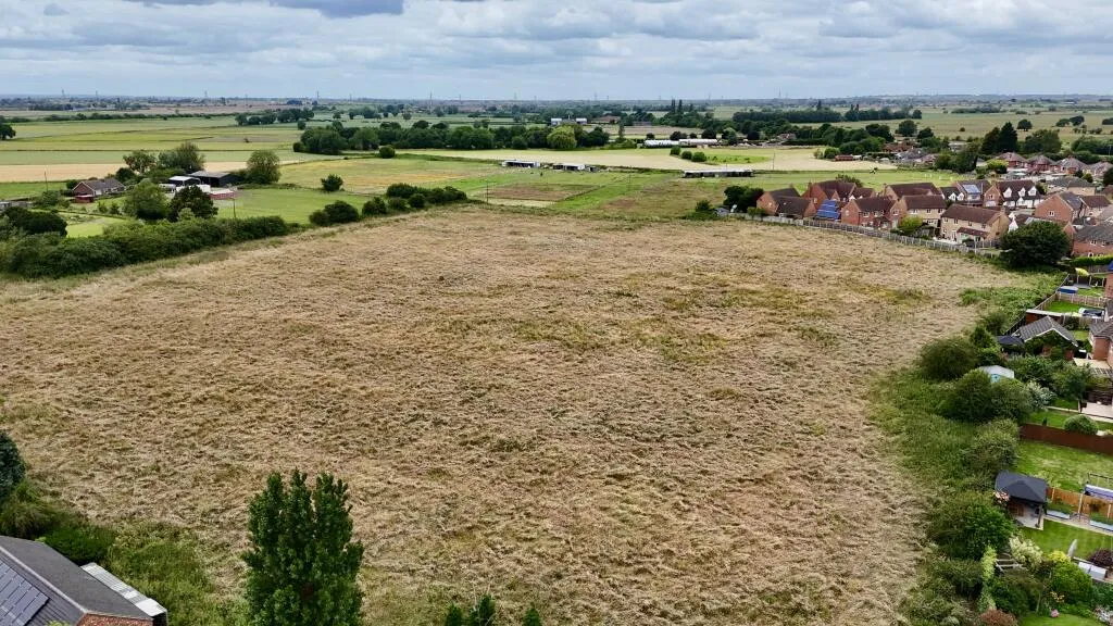 2 bed Detached Bungalow
