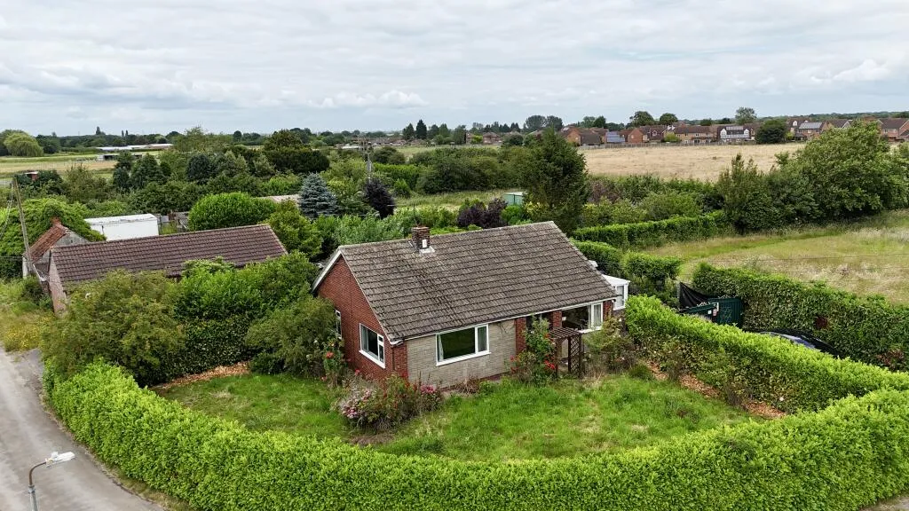 2 bed Detached Bungalow