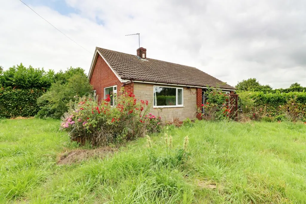 2 bed Detached Bungalow