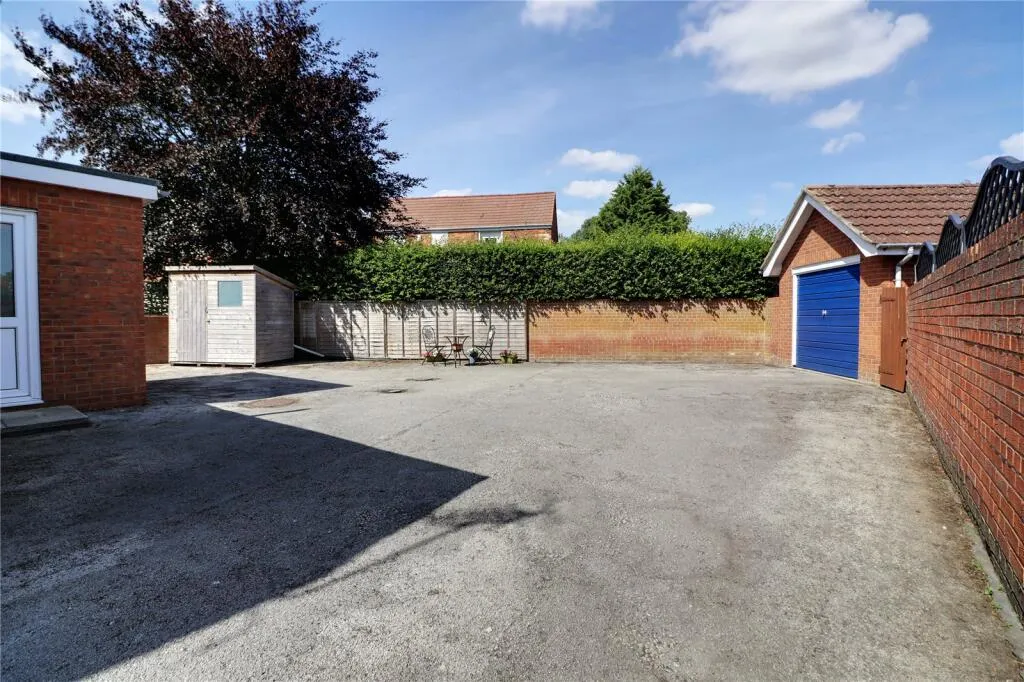 2 bed Detached Bungalow