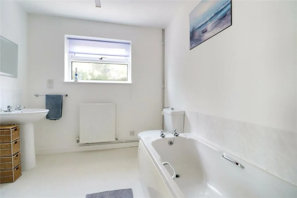 2 bed Detached Bungalow