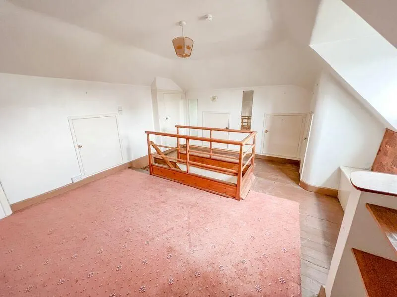 Sutton Coldfield, West Midlands, B74 3PH - Online Auctions