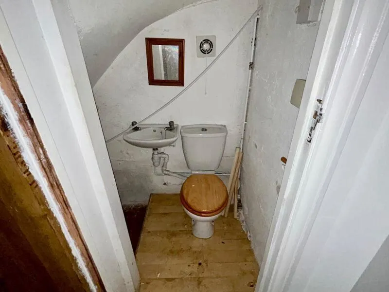 Sutton Coldfield, West Midlands, B73 5BD - Online Auctions