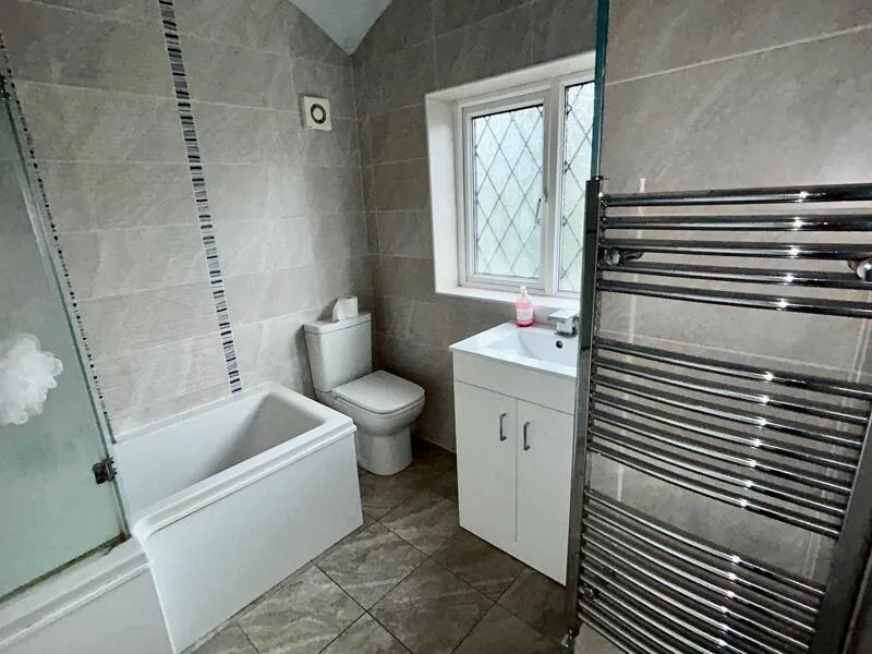 Sutton Coldfield, West Midlands, B73 5BD - Online Auctions