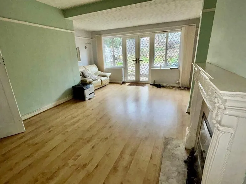 Sutton Coldfield, West Midlands, B73 5BD - Online Auctions