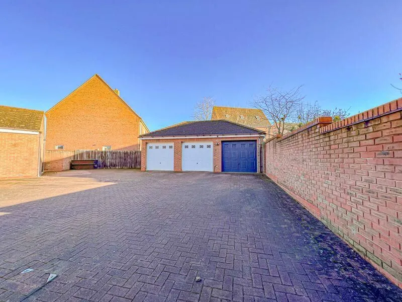 Lichfield, Staffordshire, WS13 6NS - Online Auctions