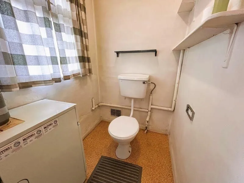 Walsall, West Midlands, WS8 7AE - Online Auctions