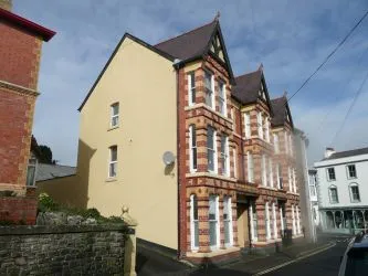 Llys Morfa, 3-4 George Street, Llandeilo, SA19 6AS