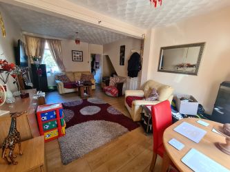 10 Francis Street, Tonypandy, Mid Glamorgan, CF40 2DX