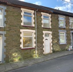 30 Adams Street, Tonypandy, CF40 2DU