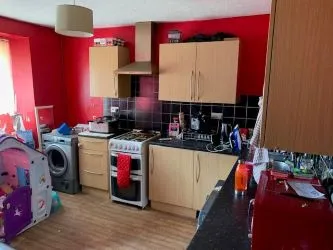 136 Miskin Road, Tonypandy, CF40 2QL