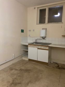 95 Broadway, Pontypridd, CF37 1BE