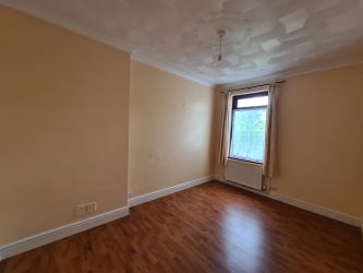 8 Heol Hen, Five Roads, Llanelli, SA15 5HJ